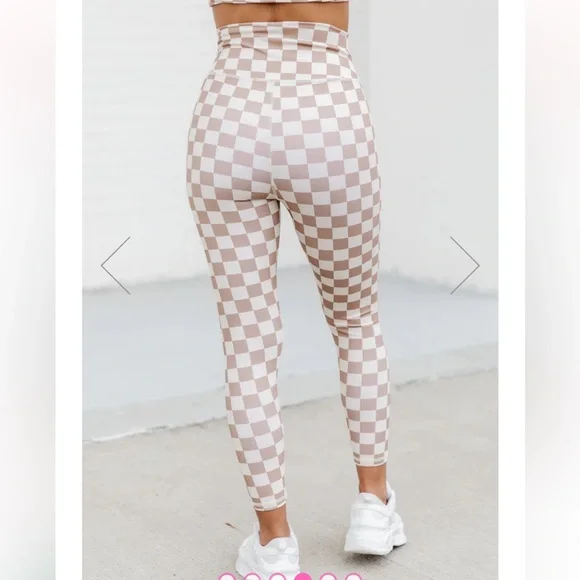 Pink lily 2 piece workout set - Picture 2 of 9